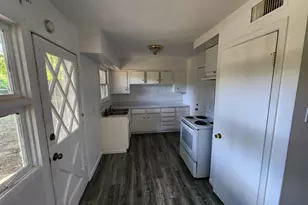 2206 Huntington Dr, Arlington, TX 76010 - Photo 9