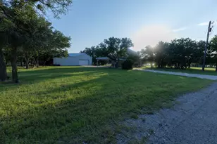 3100 Shady Oaks Dr, Brownwood, TX 76801 - Photo 25
