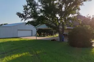 3100 Shady Oaks Dr, Brownwood, TX 76801 - Photo 33