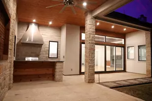 2081 Holt Way, Grapevine, TX 76051 - Photo 39