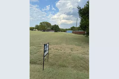 709 S Grand Street, Wolfe City, TX 75496 - Photo 3