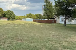 709 S Grand St, Wolfe City, TX 75496 - Photo 1