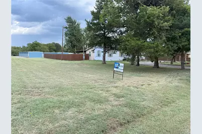 709 S Grand Street, Wolfe City, TX 75496 - Photo 9