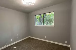 1513 Oakbrook Ct, Lancaster, TX 75134 - Photo 9