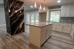 1513 Oakbrook Ct, Lancaster, TX 75134 - Photo 5