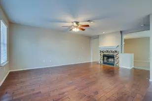 2032 Peregrine Ct, Lewisville, TX 75077 - Photo 11