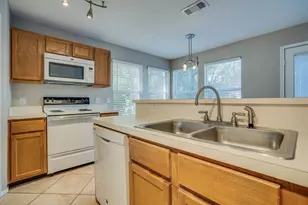 2032 Peregrine Ct, Lewisville, TX 75077 - Photo 17