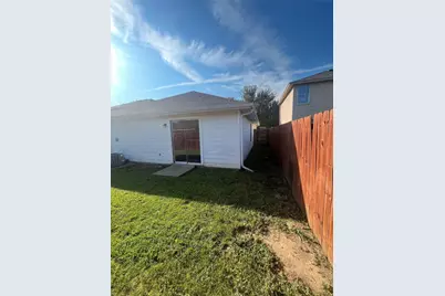 7045 Wax Berry Drive, Dallas, TX 75249 - Photo 17