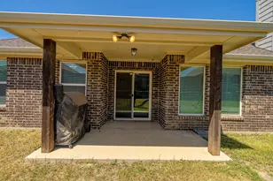 4017 Kensington Dr, Sanger, TX 76266 - Photo 35