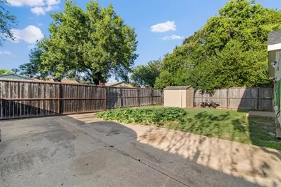 9853 Sophora Circle, Dallas, TX 75249 - Photo 37