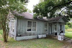 100 S Wright Ave, Kerens, TX 75144 - Photo 1