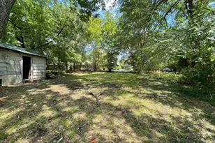 939 SE 12th St, Paris, TX 75460 - Photo 3