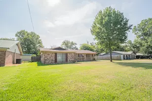 1104 Bowie St, Sulphur Springs, TX 75482 - Photo 31