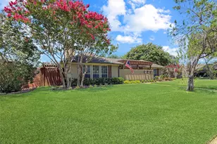 13027 Harkness Dr, Dallas, TX 75243 - Photo 3