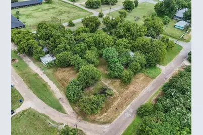 304 W Cleveland Avenue, Whitney, TX 76692 - Photo 3