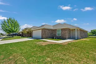 4033 Tarpon Springs Dr, Fort Worth, TX 76123 - Photo 3