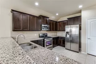 1028 Lake Woodland Dr, Little Elm, TX 75068 - Photo 11