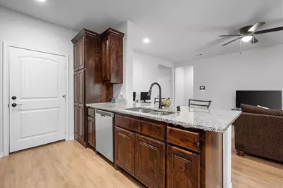 283 E Golden Oaks Drive, Mabank, TX 75156 - Photo 11