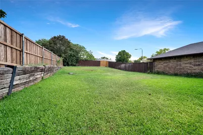 1712 Rosemeade Circle, Carrollton, TX 75007 - Photo 31