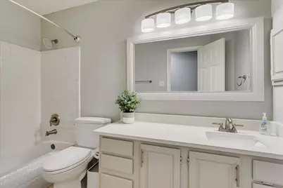 1717 Parkwood Drive, Grapevine, TX 76051 - Photo 17