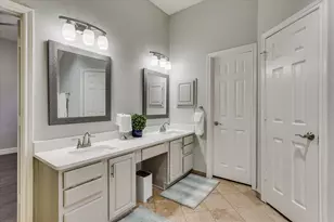 1717 Parkwood Dr, Grapevine, TX 76051 - Photo 13