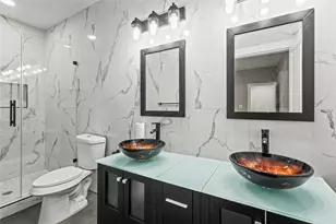 810 S Tyler St, Dallas, TX 75208 - Photo 11