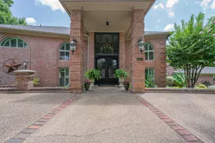 401 Canyon Creek Trail, Fort Worth, TX 76112 - Photo 3