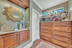 401 Canyon Creek Trail, Fort Worth, TX 76112 - Photo 17