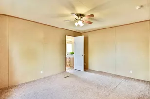 6631 Dayla Ct, Granbury, TX 76049 - Photo 17