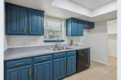 1138 Southwood Court, Lewisville, TX 75067 - Photo 13