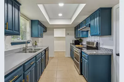 1138 Southwood Court, Lewisville, TX 75067 - Photo 3