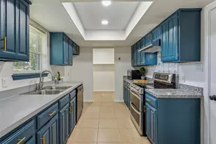 1138 Southwood Ct, Lewisville, TX 75067 - Photo 3