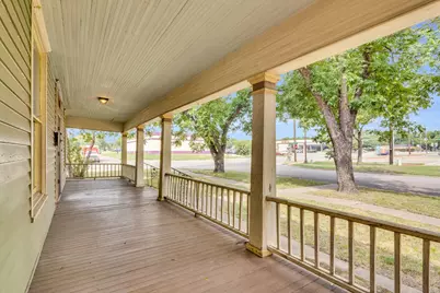 607 W Brown Street, Ennis, TX 75119 - Photo 9