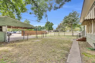 607 W Brown St, Ennis, TX 75119 - Photo 33