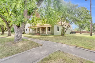 607 W Brown St, Ennis, TX 75119 - Photo 5