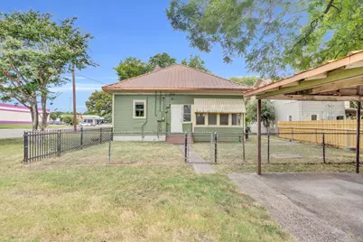 607 W Brown Street, Ennis, TX 75119 - Photo 37
