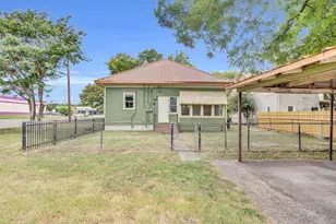 607 W Brown St, Ennis, TX 75119 - Photo 37