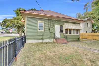 607 W Brown Street, Ennis, TX 75119 - Photo 31