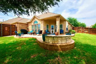 404 Rainier St, DeSoto, TX 75115 - Photo 3