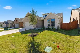 2045 Kelva Dr, Fort Worth, TX 76052 - Photo 5