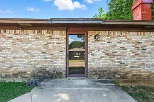 1516 W Seventh St, Irving, TX 75060 - Photo 5