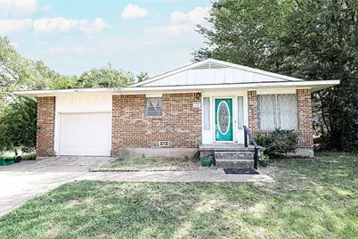 421 E Wilbarger Street, Bowie, TX 76230 - Photo 5