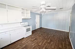 421 E Wilbarger St, Bowie, TX 76230 - Photo 13