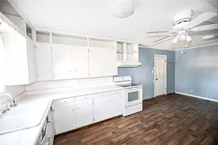 421 E Wilbarger St, Bowie, TX 76230 - Photo 11