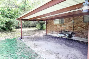 421 E Wilbarger St, Bowie, TX 76230 - Photo 25