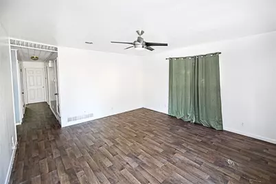 421 E Wilbarger Street, Bowie, TX 76230 - Photo 9
