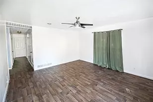421 E Wilbarger St, Bowie, TX 76230 - Photo 9