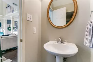 227 Moss Hill Rd, Irving, TX 75063 - Photo 5