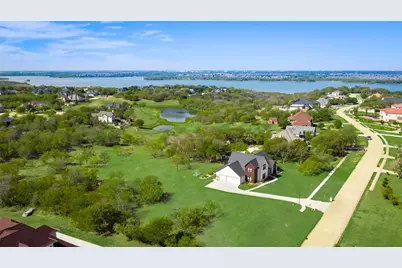 1016 Mallard Pointe Drive, Grand Prairie, TX 75104 - Photo 9