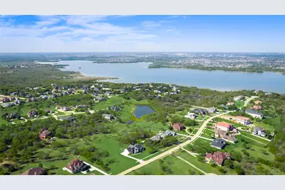 1016 Mallard Pointe Drive, Grand Prairie, TX 75104 - Photo 11